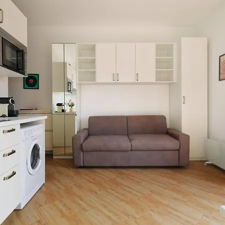 Apartment Colorful Nolo