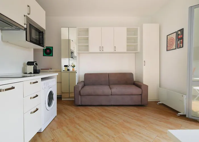 Apartment Colorful Nolo